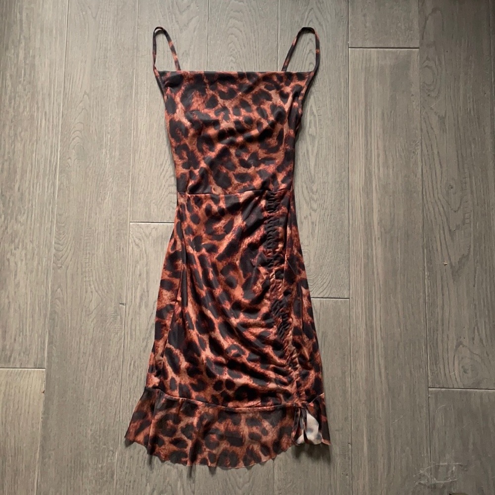 PrettyLittleThing Leopard Dress - Picture 3 of 4